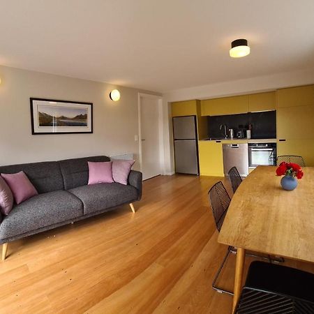 Kowhai Apartment - Private Opposite Golf Course Central 瓦纳卡 外观 照片