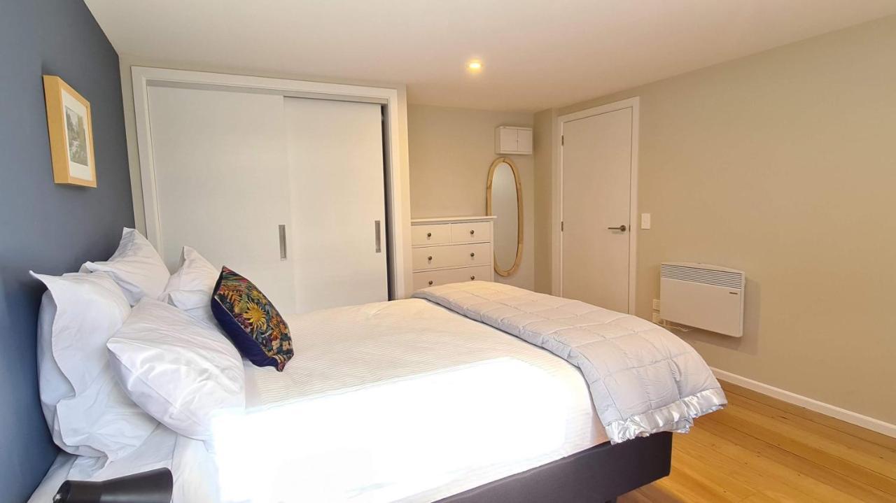 Kowhai Apartment - Private Opposite Golf Course Central 瓦纳卡 外观 照片